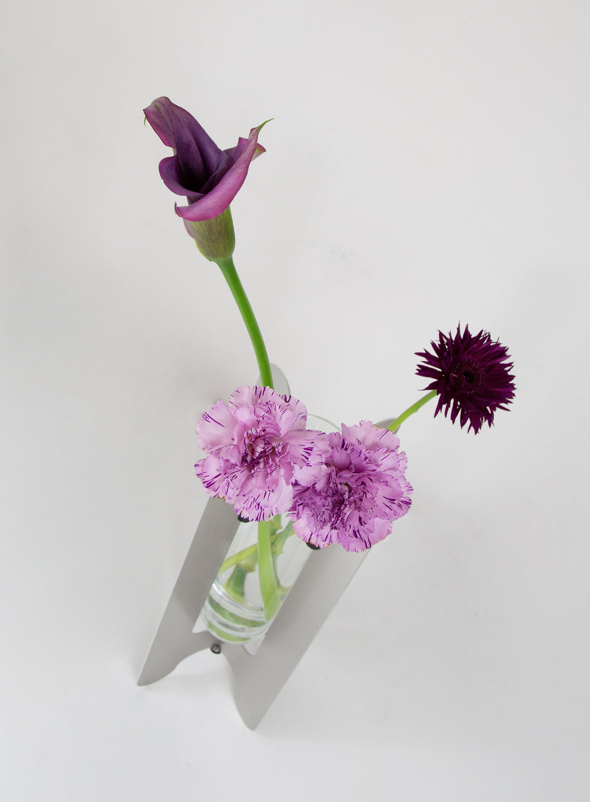 Modern flower vase by AMCA Oval — minimalist design, sculptural aluminium metal , creative interior design , collectible home decor.