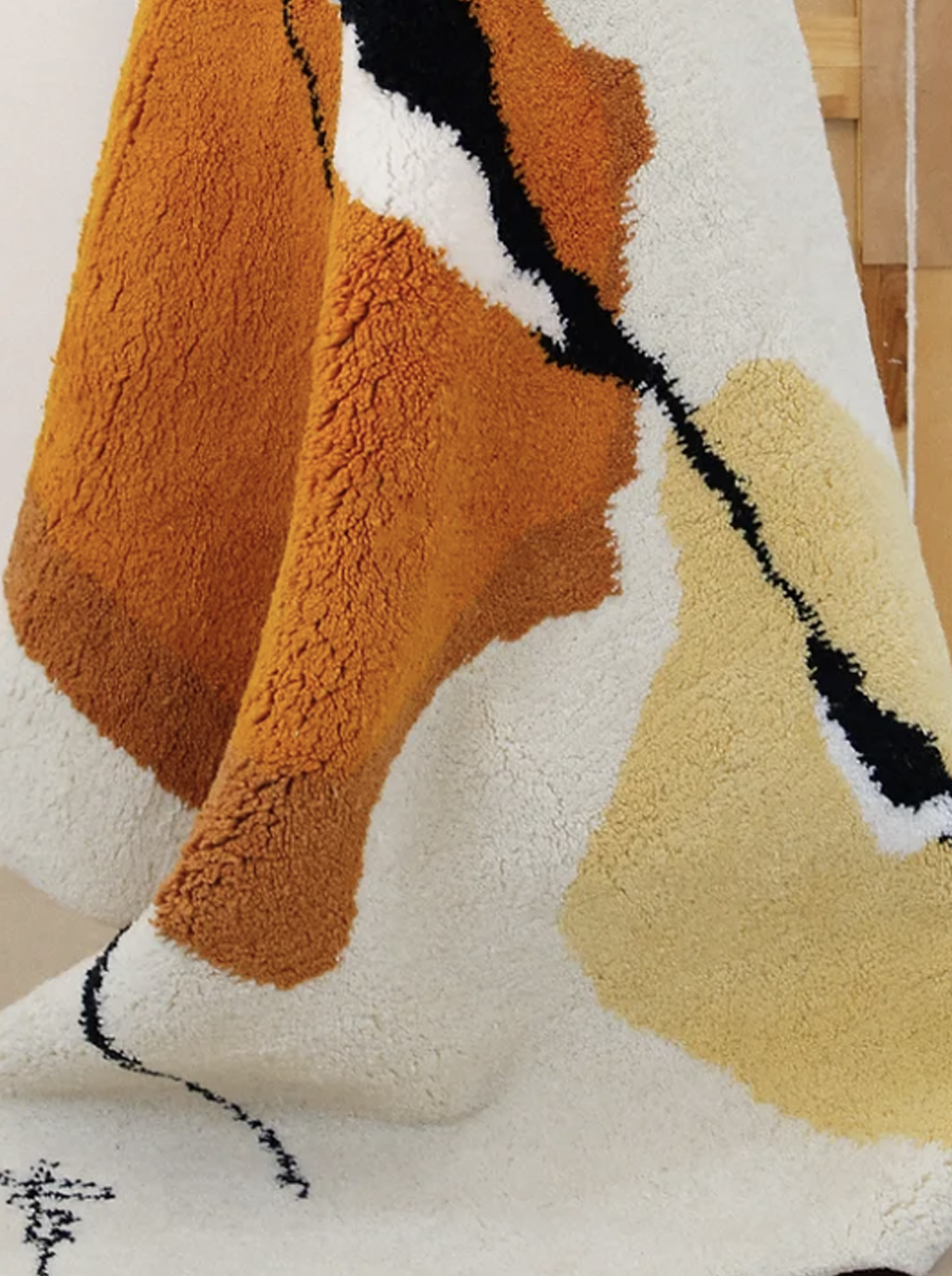 Tapis Vibrations Alexis Martial orange blanc jaune interior 
