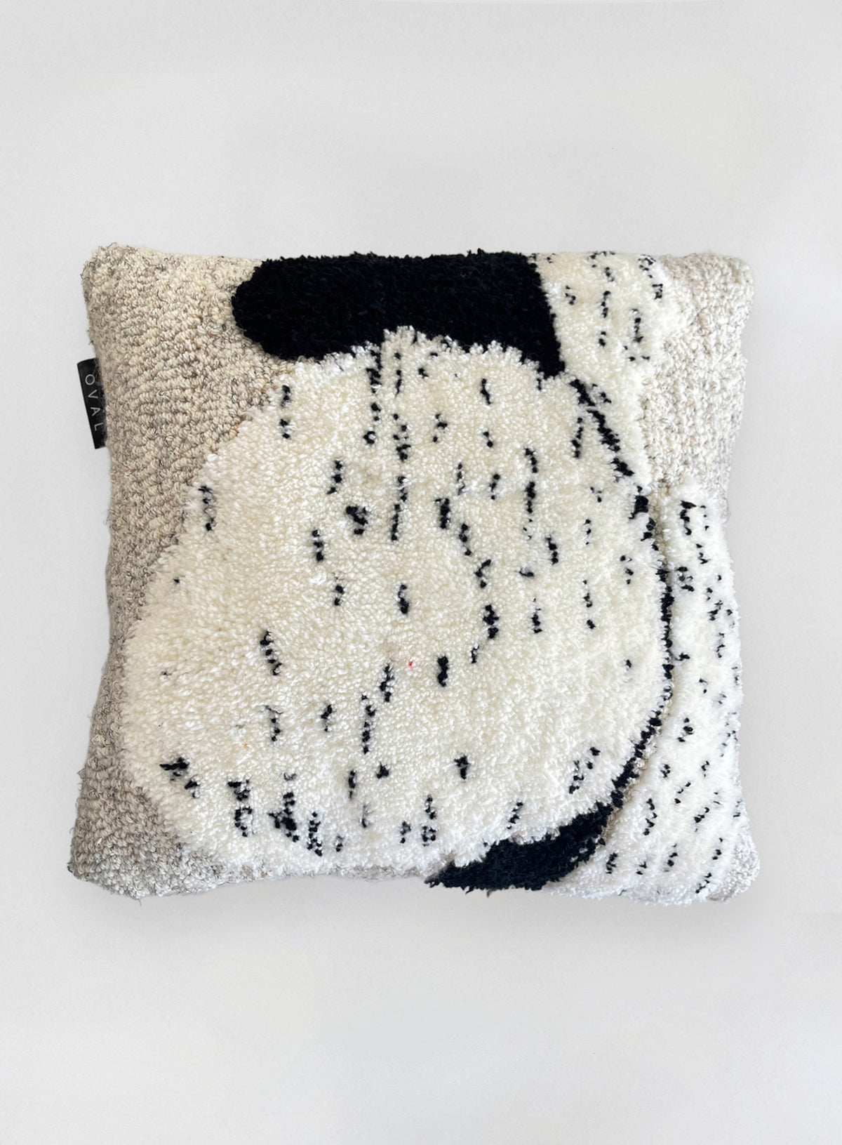 AMCA oval coussin cushions tufted laine recyclé design style home 